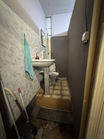 Купить коммерческую недвижимость свободного назначения в Таганроге. Вариант № 46190, 12, площадь -  квм, цена 2500000 рублей