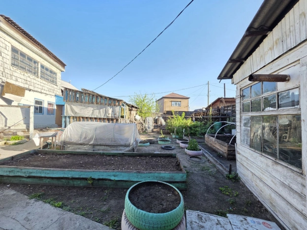 Купить дом в районе Советский в Улан-Удэ. Вариант № 27219, 21, площадь -  квм, цена 4900000 рублей