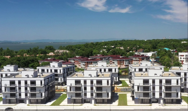 Купить трехкомнатную квартиру в Артёме. Вариант № 6058519, 4, площадь -  квм, цена 8670042 рублей