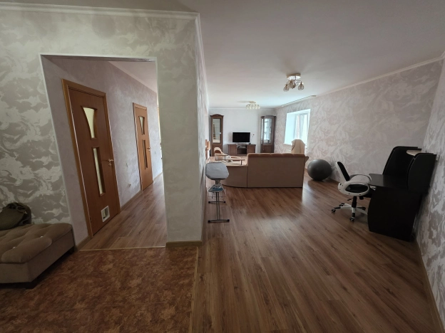 Снять квартиру в Тобольске. Вариант № 7272915, 3, площадь -  квм, цена 65000 рублей