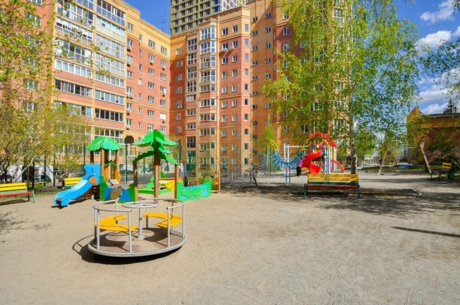 Купить трехкомнатную квартиру в Новосибирской области. Вариант № 8148694, 17, площадь -  квм, цена 12980000 рублей