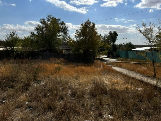 Купить земельный участок на улице Заречная в Республике Калмыкия. Вариант № 15543, 3, площадь -  квм, цена 350000 рублей