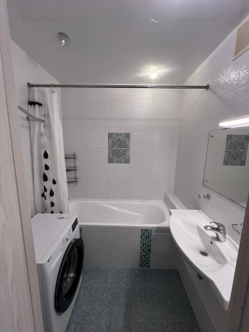 Купить квартиру на вторичке в Кемерове. Вариант № 8397103, 6, площадь -  квм, цена 7250000 рублей