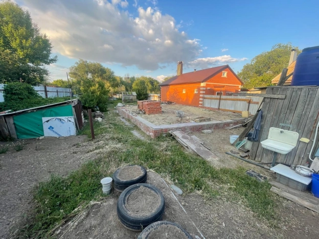 Купить дом в районе Западный в Элисте. Вариант № 7849, 3, площадь -  квм, цена 3100000 рублей