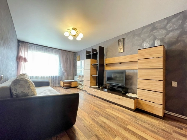 Купить трехкомнатную квартиру в Калуге. Вариант № 1787, 2, площадь -  квм, цена 5900000 рублей