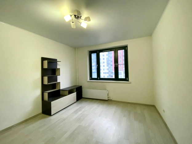 Купить квартиру в Москве. Вариант № 10439549, 1, площадь -  квм, цена 15490000 рублей