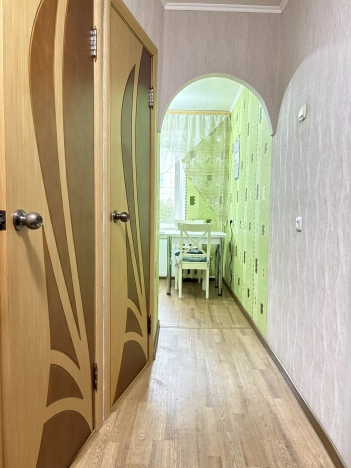 Купить двухкомнатную квартиру в Октябрьском. Вариант № 2156853, 13, площадь -  квм, цена 3370000 рублей