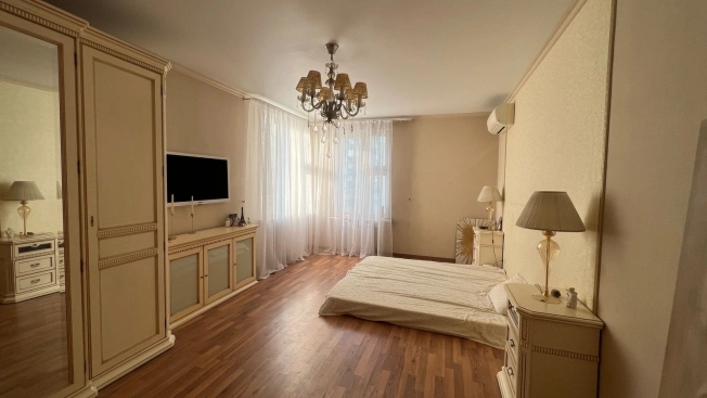 Купить трехкомнатную квартиру в районе Ленинский в Новосибирске. Вариант № 39074, 14, площадь -  квм, цена 11800000 рублей