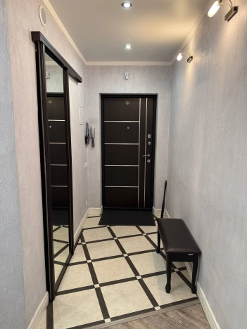 Купить квартиру в Чите. Вариант № 8802941, 38, площадь -  квм, цена 13200000 рублей