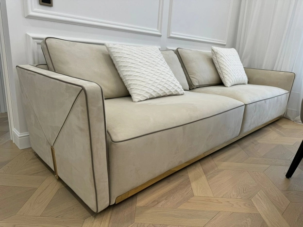 Купить двухкомнатную квартиру на вторичке у метро Молодежная в Москве. Вариант № 53318, 11, площадь -  квм, цена 44800000 рублей