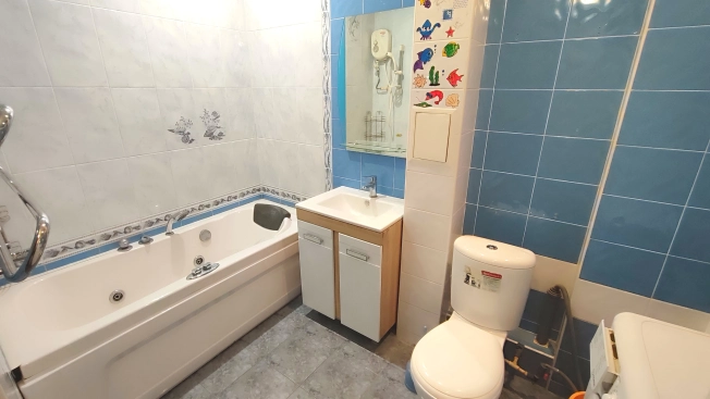 Купить двухкомнатную квартиру в Ростовской области. Вариант № 9799745, 16, площадь -  квм, цена 8500000 рублей