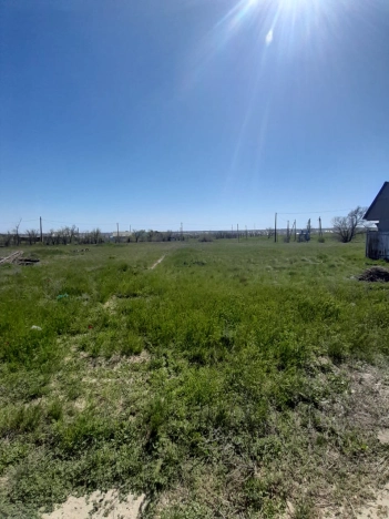 Купить земельный участок на улице Заречная в Республике Калмыкия. Вариант № 7953, 1, площадь -  квм, цена 950000 рублей