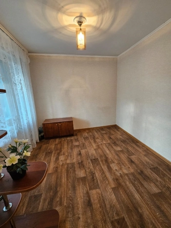 Купить трехкомнатную квартиру в Омске. Вариант № 4016198, 10, площадь -  квм, цена 5200000 рублей