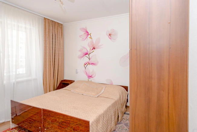 Купить двухкомнатную квартиру на вторичке на улице Гребенщикова в Новосибирске. Вариант № 8031942, 19, площадь -  квм, цена 6000000 рублей