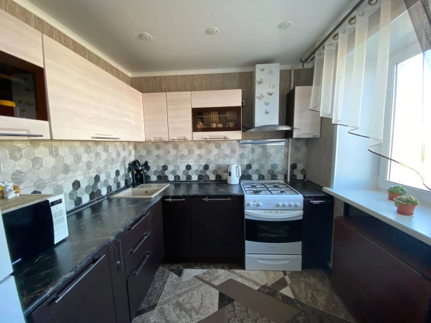 Купить квартиру на улице Стартовая в Орске. Вариант № 7199471, 8, площадь - квм, цена 3700000 рублей