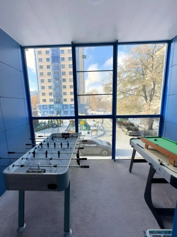 Купить четырехкомнатную квартиру в Новосибирской области. Вариант № 9890388, 8, площадь -  квм, цена 36000000 рублей