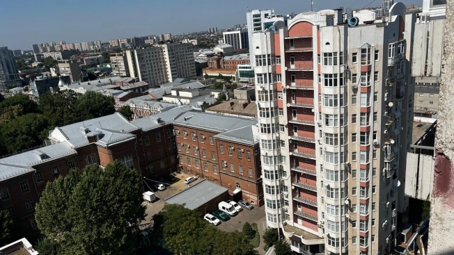 Купить квартиру на улице Коммунаров в Краснодаре. Вариант № 2676410, 37, площадь -  квм, цена 14500000 рублей