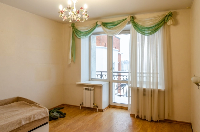 Купить трехкомнатную квартиру на улице Жилмассив в Новосибирской области. Вариант № 8657724, 10, площадь -  квм, цена 16900000 рублей