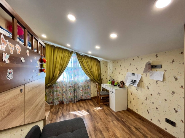 Купить квартиру на улице Лызина в Иркутске. Вариант № 37506, 15, площадь -  квм, цена 19000000 рублей