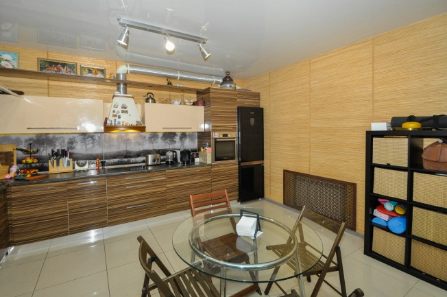 Купить трехкомнатную квартиру в Новосибирске. Вариант № 9637413, 0, площадь -  квм, цена 11500000 рублей