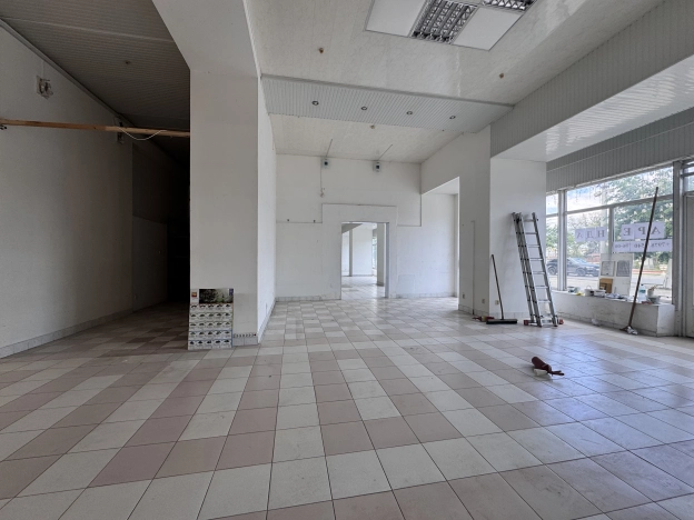 Снять коммерческую недвижимость в Керчи. Вариант № 43184, 3, площадь - квм, цена 320000 рублей