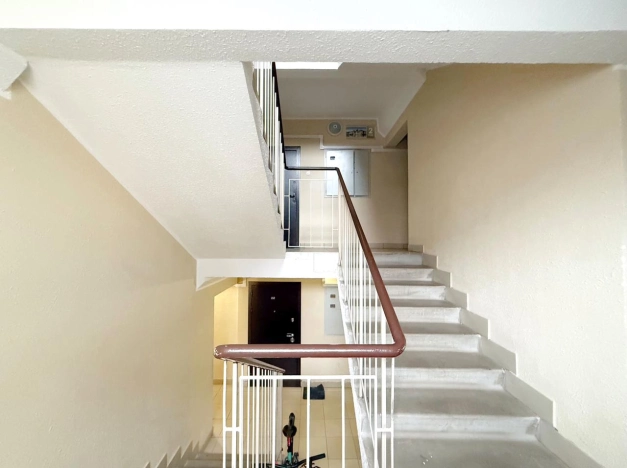 Купить однокомнатную квартиру на улице проезд Алексея Афанасьева в Петрозаводске. Вариант № 7866294, 10, площадь -  квм, цена 5500000 рублей