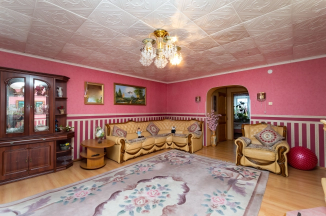 Купить дом в Микрорайоне Восточный, Тобольск в Тобольске. Вариант № 19660, 4, площадь -  квм, цена 9000000 рублей