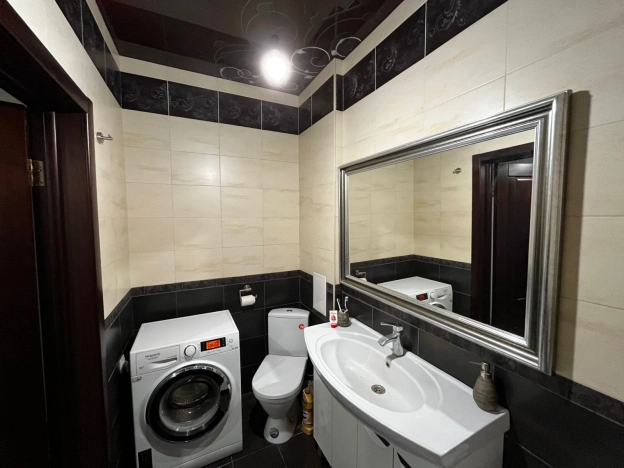 Купить однокомнатную квартиру на улице Шоссейная в Республике Адыгея. Вариант № 10443686, 14, площадь -  квм, цена 4200000 рублей