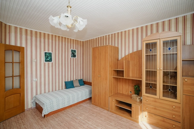 Купить однокомнатную квартиру в Омске. Вариант № 44682, 4, площадь -  квм, цена 4950000 рублей