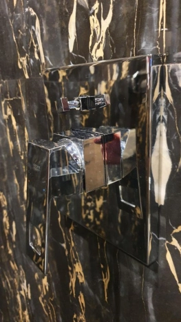 Купить трехкомнатную квартиру на улице Волгоградский проспект в Москве. Вариант № 10028457, 25, площадь -  квм, цена 28900000 рублей