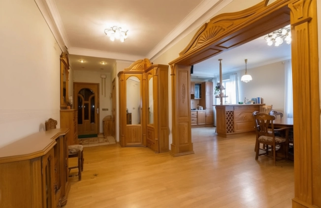 Купить четырехкомнатную квартиру в Калининграде. Вариант № 7963708, 0, площадь -  квм, цена 17000000 рублей