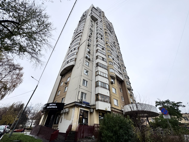 Купить квартиру в Москве. Вариант № 8463148, 8, площадь -  квм, цена 27990000 рублей