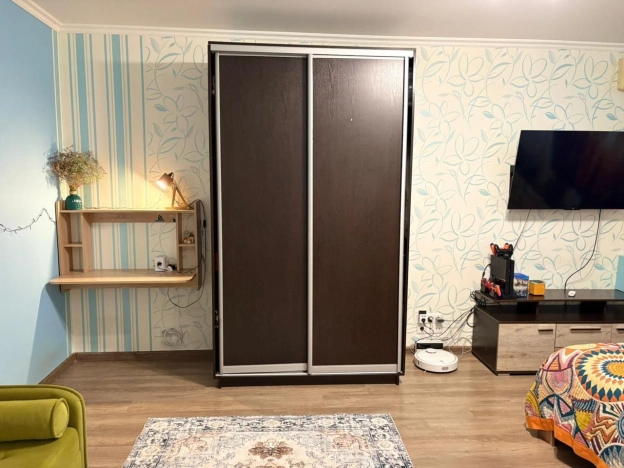 Купить квартиру в Москве. Вариант № 10429741, 8, площадь -  квм, цена 15000000 рублей