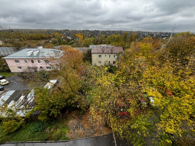 Купить квартиру на улице Сурикова в Владимире. Вариант № 6861119, 15, площадь -  квм, цена 3100000 рублей