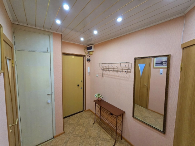 Купить однокомнатную квартиру на улице проезд Алексея Афанасьева в Петрозаводске. Вариант № 37680, 4, площадь -  квм, цена 4990000 рублей