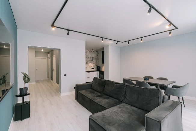 Купить четырехкомнатную квартиру в Новосибирской области. Вариант № 8448588, 6, площадь -  квм, цена 17999999 рублей