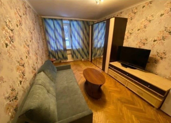 Купить многокомнатную квартиру на вторичке на улице Полевая в Ленинградской области. Вариант № 10609524, 8, площадь - квм, цена 24200000 рублей