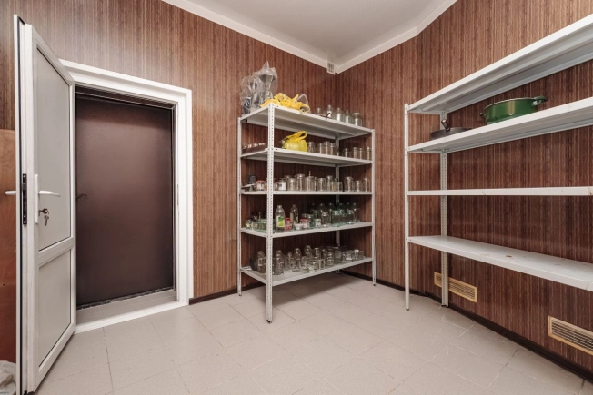 Купить дом в Тюменской области. Вариант № 10770490, 17, площадь - квм, цена 18000000 рублей