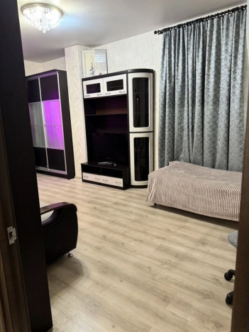 Купить трехкомнатную квартиру в районе Бирюлёво Западное в Москве. Вариант № 10485696, 5, площадь - квм, цена 13900000 рублей