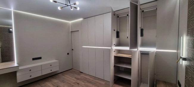 Купить квартиру в Москве. Вариант № 10030640, 17, площадь -  квм, цена 28000000 рублей