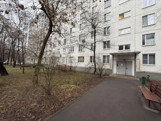 Купить трехкомнатную квартиру у метро Генерала Тюленева в Москве. Вариант № 10604495, 11, площадь - квм, цена 14900000 рублей