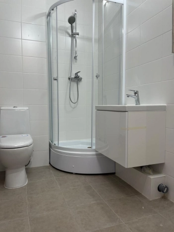 Купить однокомнатную квартиру в Ленинградской области. Вариант № 9166652, 6, площадь -  квм, цена 4500000 рублей