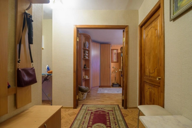 Купить трехкомнатную квартиру в Новосибирске. Вариант № 9137313, 12, площадь -  квм, цена 5650000 рублей