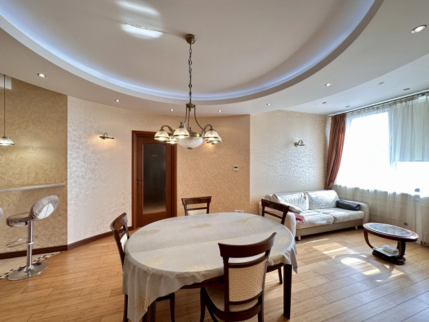 . Вариант № 29562, 4, площадь - 98.3 квм, цена 37999999 рублей