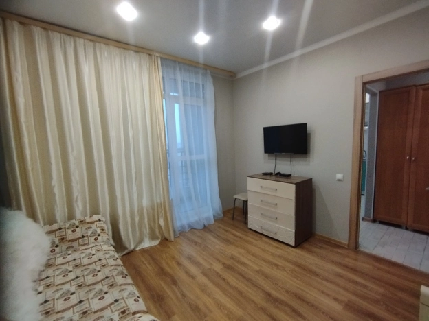 Снять квартиру в Тобольске. Вариант № 10329250, 5, площадь -  квм, цена 35000 рублей