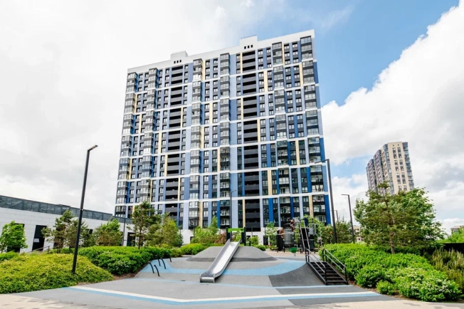 Купить однокомнатную квартиру на вторичке у метро Проспект Ветеранов в Санкт-Петербурге. Вариант № 6565, 37, площадь -  квм, цена 14100000 рублей