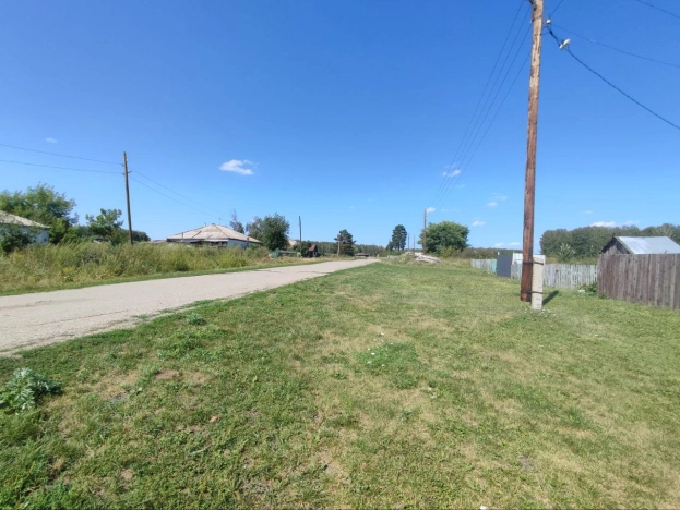 Купить трехкомнатную квартиру на вторичке на улице Центральная в Новосибирской области. Вариант № 32019, 5, площадь -  квм, цена 1500000 рублей