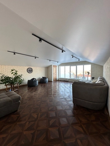 Купить дом в Омске. Вариант № 4520, 14, площадь -  квм, цена 20000000 рублей