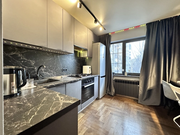 Купить трехкомнатную квартиру в Санкт-Петербурге. Вариант № 9579854, 3, площадь -  квм, цена 18500000 рублей