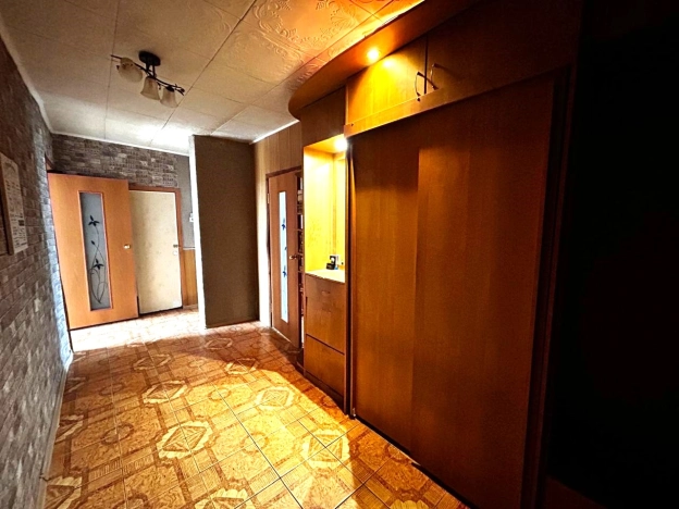 Купить двухкомнатную квартиру в Калужской области. Вариант № 7253760, 3, площадь -  квм, цена 2240000 рублей